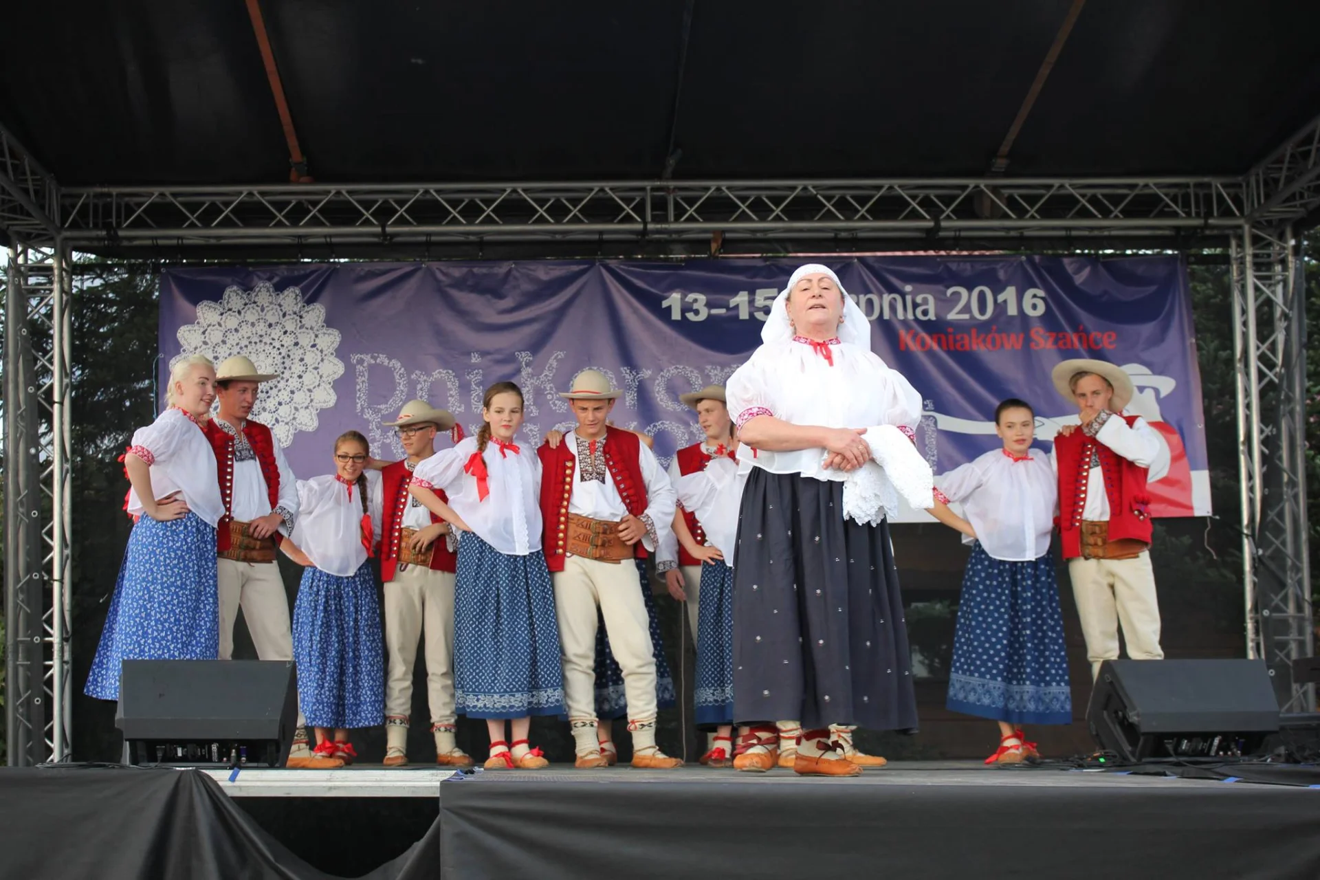 Proboszcz, bohater naszego artykułu jest animatorem lokalnych wydarzeń kulturalnych. Znają go niemal wszyscy mieszkańcy Koniakowa.