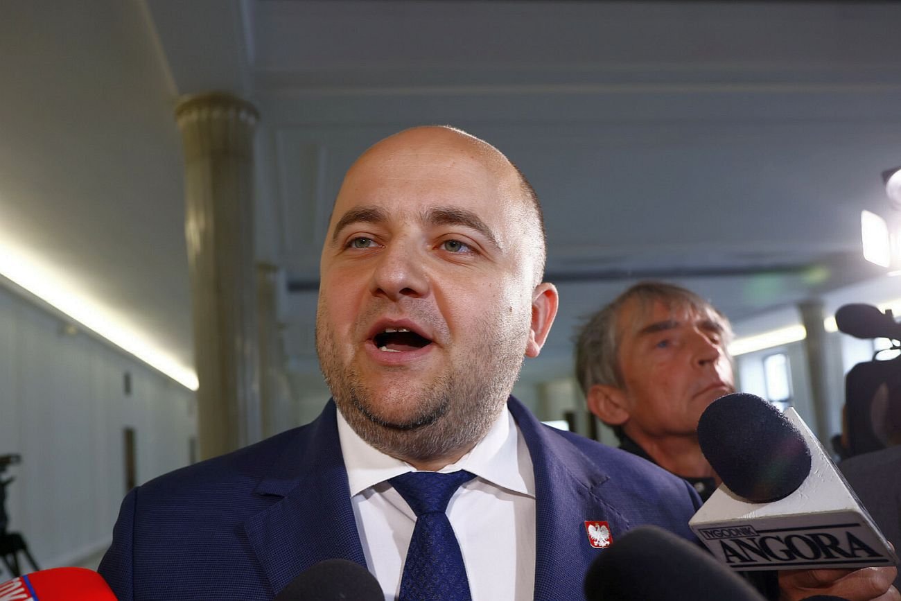 Poseł Matecki po raz kolejny i coraz mocniej szczuje na imigrantów