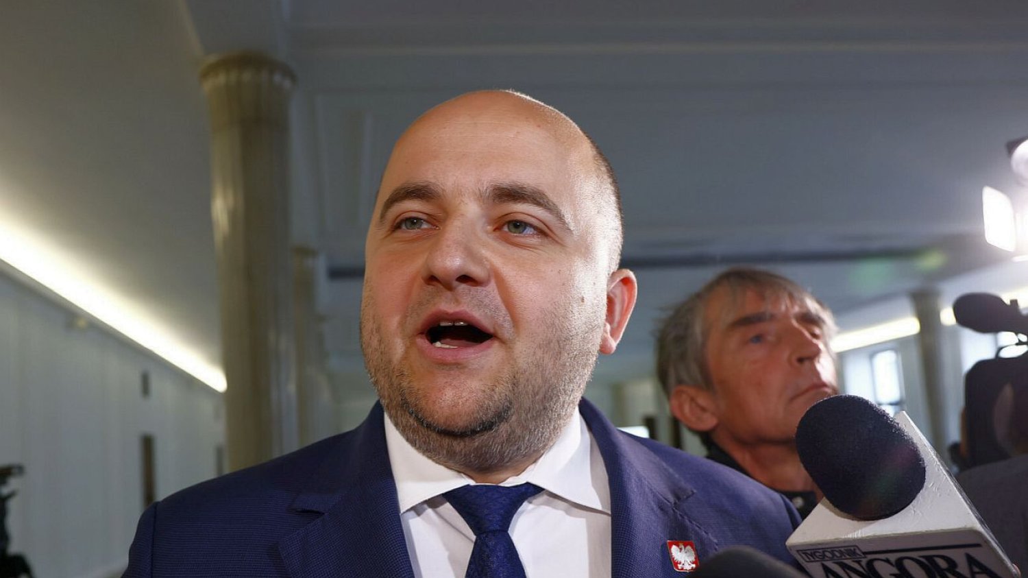 Poseł Matecki po raz kolejny i coraz mocniej szczuje na imigrantów