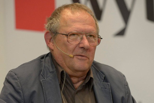 "Wyborcza" zapewnia, że Adam Michnik nie zamierza wyjechać z Polski