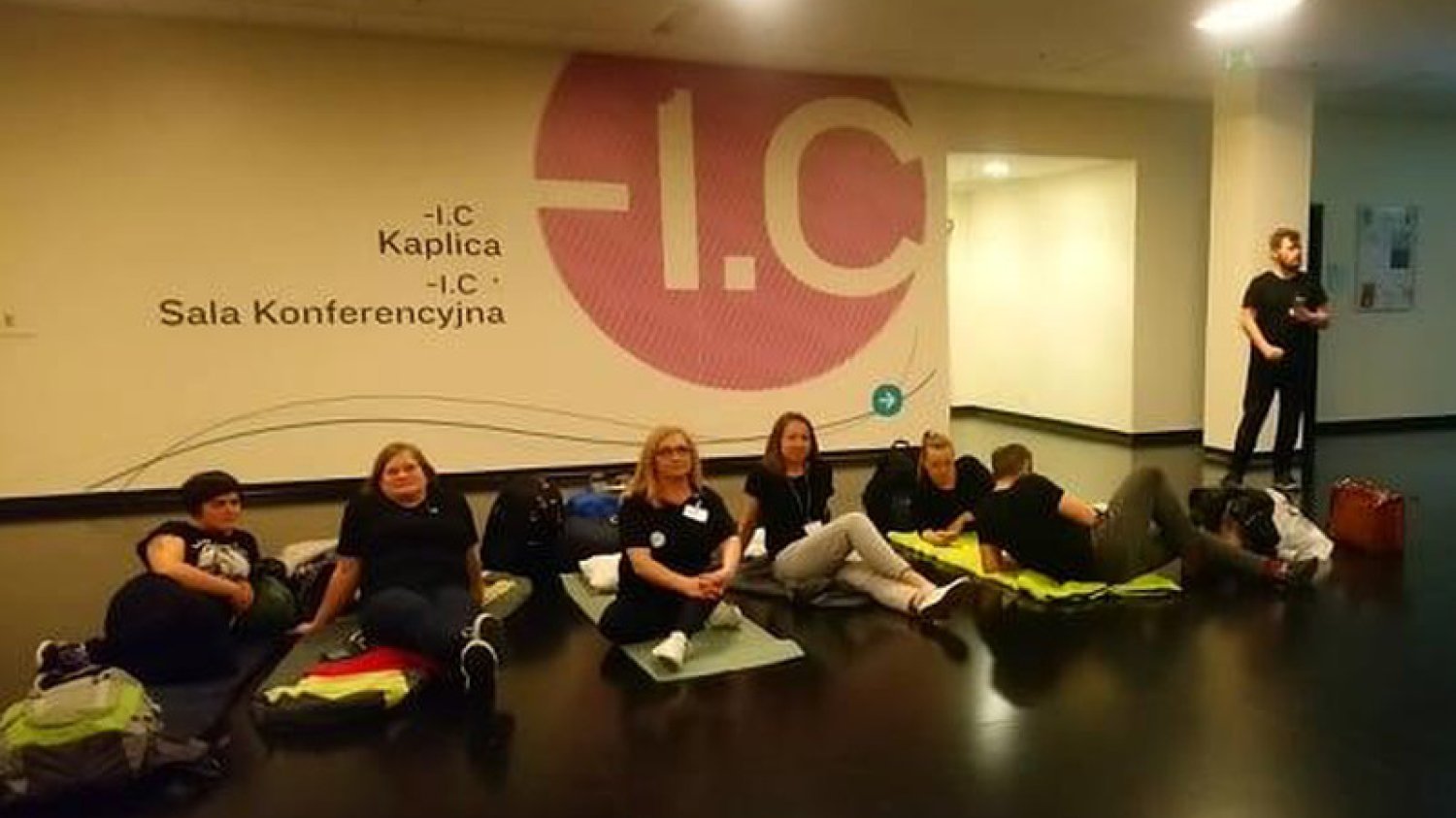 Pracownicy laboratoriów diagnostycznych i fizjoterapeuci rozpoczęli protest głodowy.