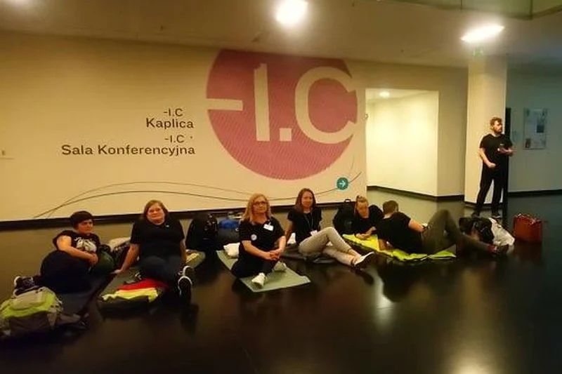 Pracownicy laboratoriów diagnostycznych i fizjoterapeuci rozpoczęli protest głodowy.