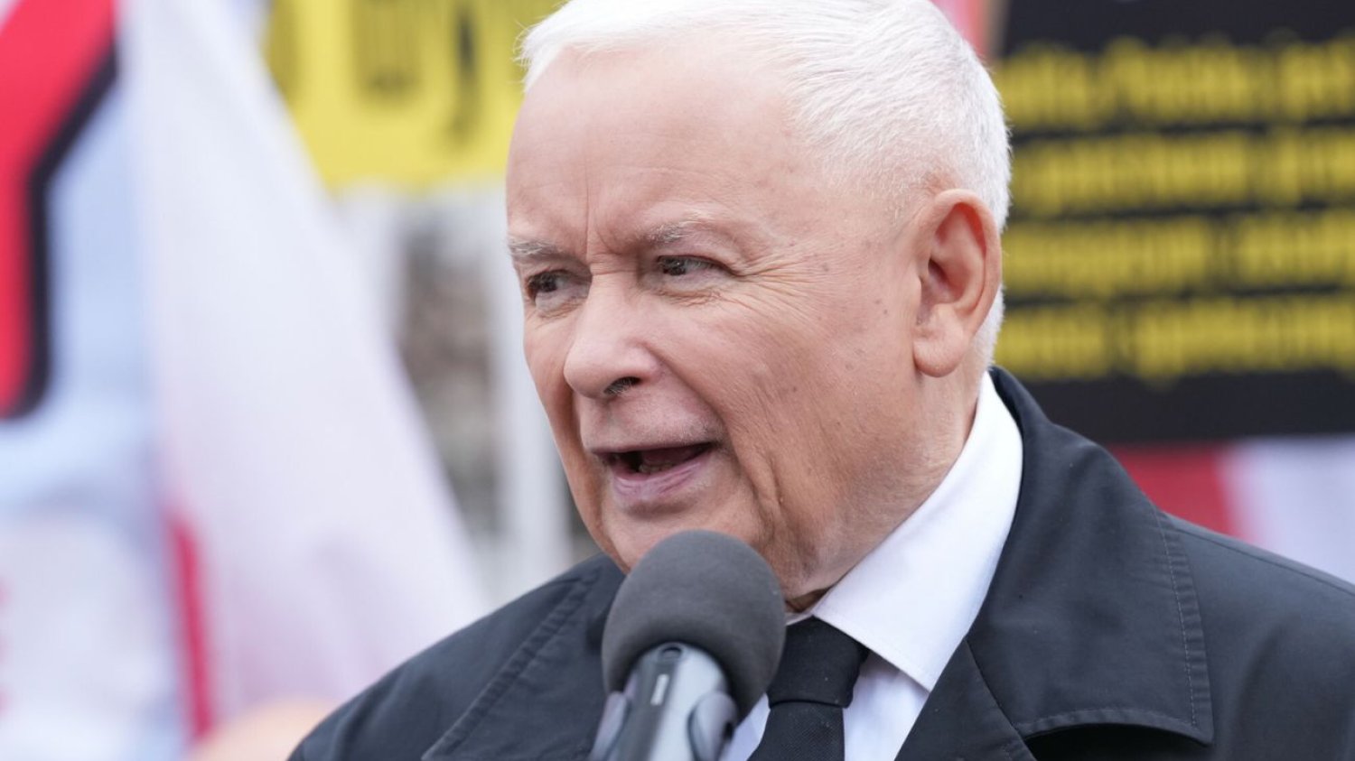 Jarosław Kaczyński wykorzystał powódź, żeby uderzyć w Donalda Tuska