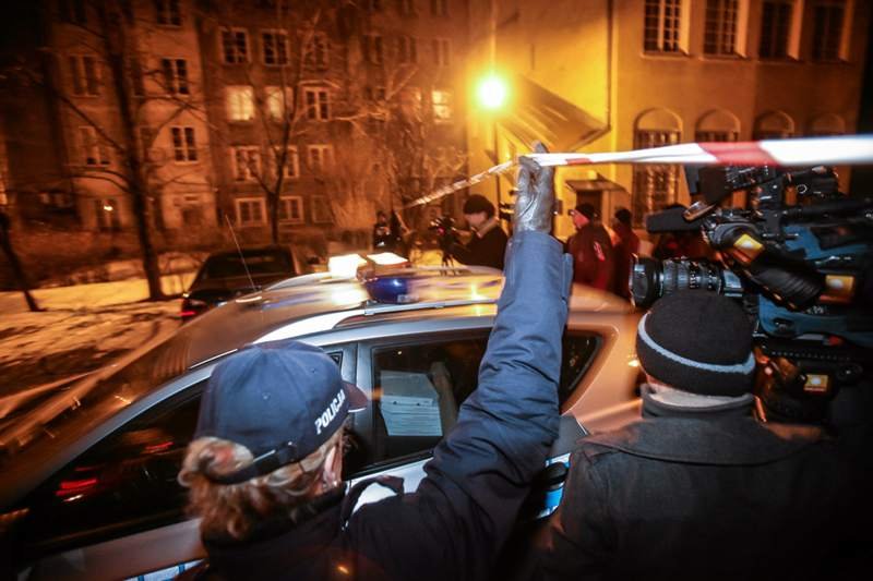 Podwórko domu przy ulicy Długiej w Gdańsku, w którym doszło do brutalnego morderstwa.