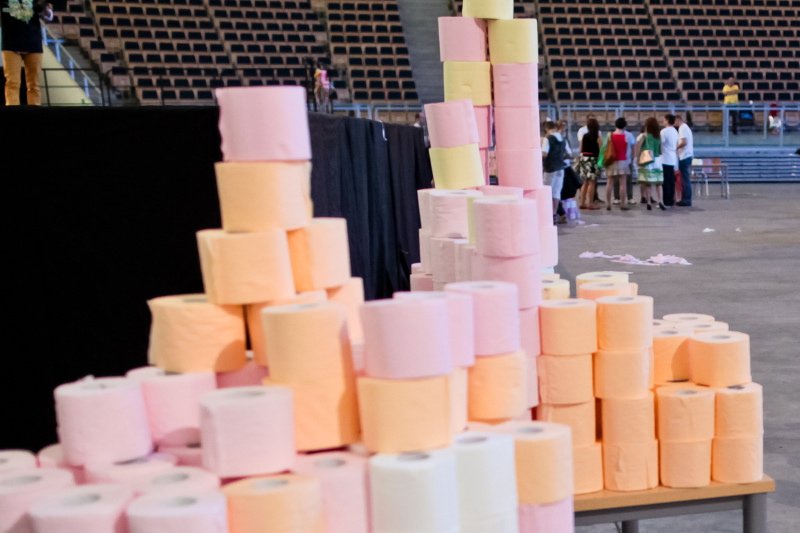 Papier toaletowy to kolejny artykuł po warzywach, którego ceny poszły w górę.