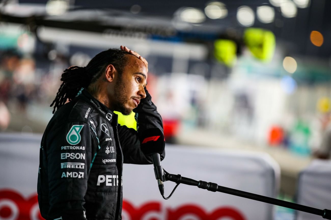 Lewis Hamilton wciąż rozważa pożegnanie z Formułą 1, a Mercedes szuka rozwiązania i zastępstwa dla mistrza