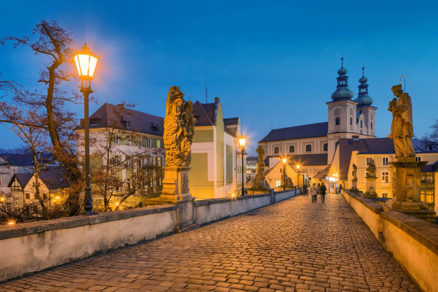 Proboszcz z Kłodzka miał szykanować rodzinę, gdyż oskarżyła wikarego o molestowanie chłopców.