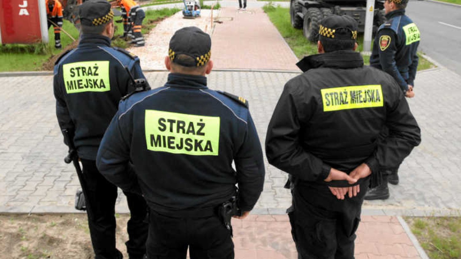 Straż Miejska w Kielcach wystawiła Igorowi mandat za parkowanie zbyt blisko skrzyżowania. "Na oko"