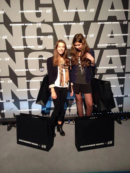 Nicole i Victoria po udanych łupach