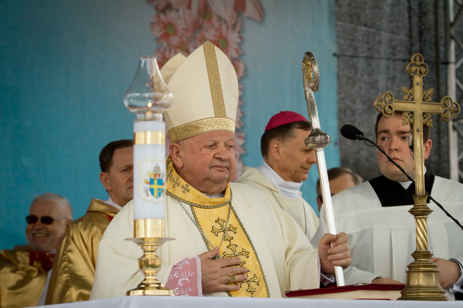 Kardynał Stanisław Dziwisz zabrał głos w sprawie Jana Pawła II.