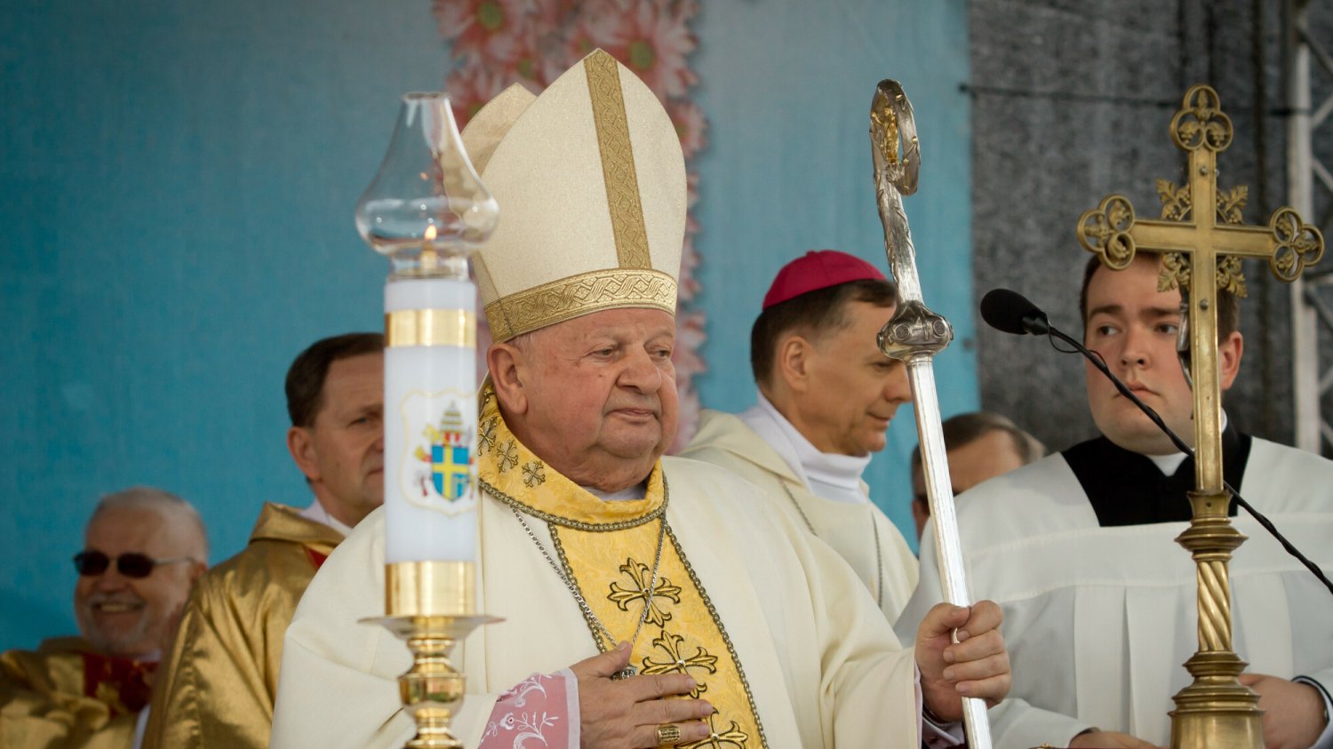 Kardynał Stanisław Dziwisz zabrał głos w sprawie Jana Pawła II.