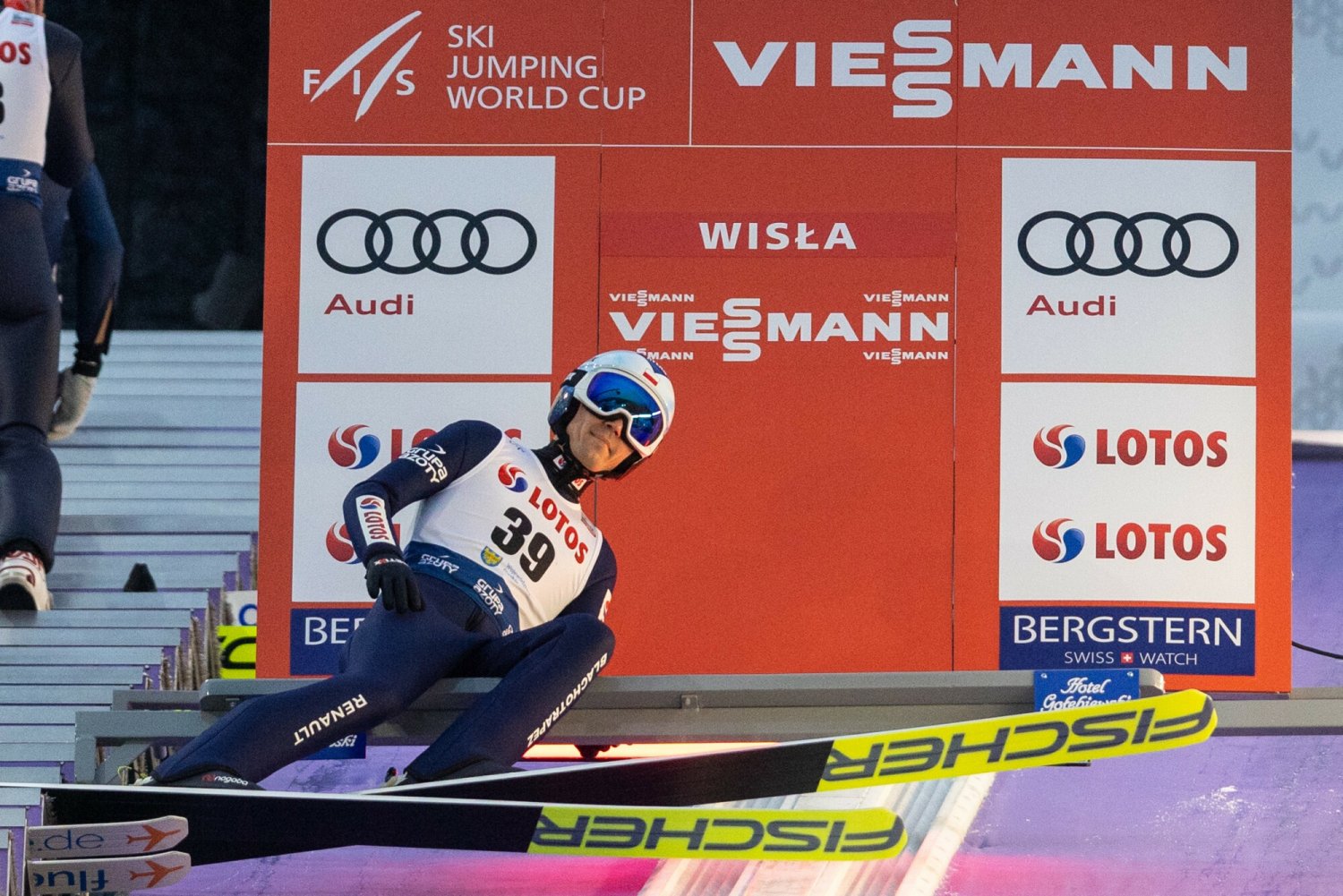 Kamil Stoch wrócił na skocznię, zaczął trenować po urazie i zwrócił się do fanów z dobrymi wiadomościami