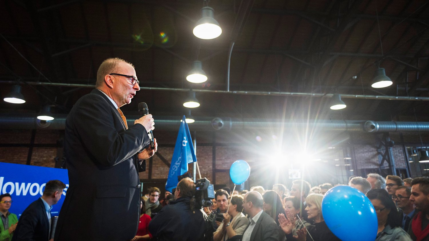 W rozmowie z naTemat.pl poseł i przedsiębiorca Nowoczesnej Jerzy Meysztowicz obszernie tłumaczy, dlaczego wprowadzenie zakazu handlu w niedzielę będzie oznaczało dramat dla wielu drobnych przedsiębiorców i pracowników nie tylko handlu, ale i branży usługo