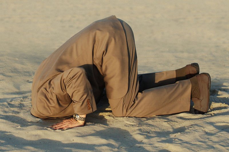 Czy chowanie głowy w piasek i gra na czas to dobry sposób na rozwiązywanie wizerunkowych kryzysów?