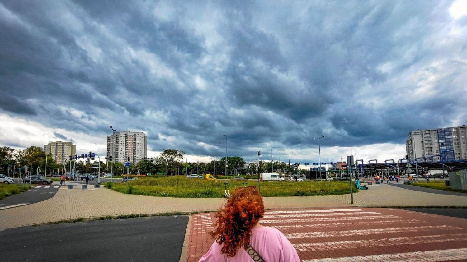 Tak zacznie się nowy tydzień. Pogoda jednak szykuje gwałtowne zmiany. Prognoza pogody na nowy tydzień. Spokojny początek, potem gwałtowne zmiany.