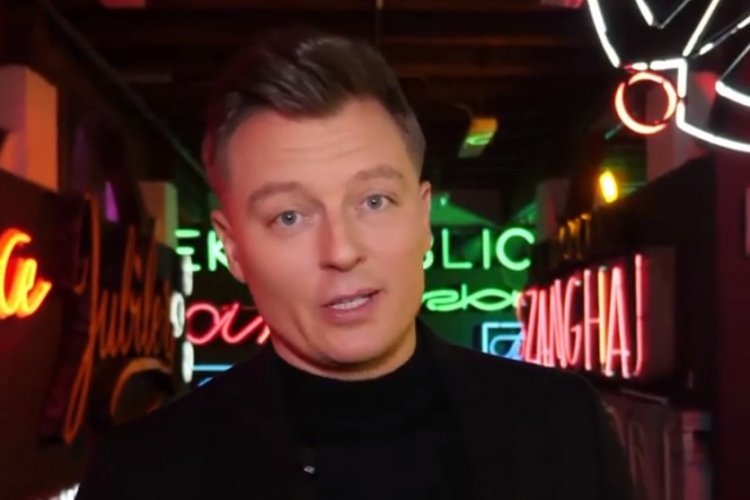 Rafał Brzozowski ma na twarzy bliznę. Co stało się muzykowi?