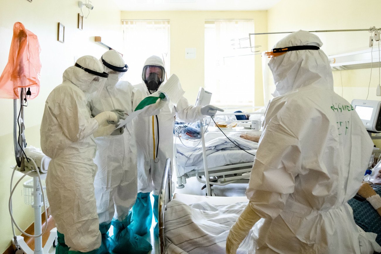 Czwarta fala koronawirusa w Polsce. Kraska o przyśpieszeniu zakażeń.