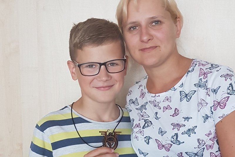 Ewa Banysz z synem Karolem, który został mistrzem ortografii w konkursie dla dzieci w Hadze.