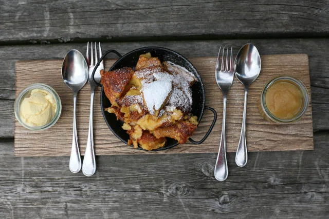 Kaiserschmarrn (bardzo popularna potrwa i przez wszystkich bardzo chętnie wspominana)