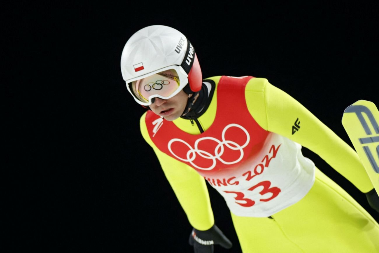 Kamil Stoch walczy o medal olimpijski w Pekinie, mistrz pokazał kapitalną formę w decydującym momencie