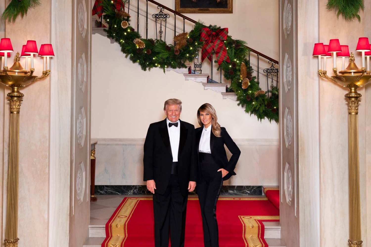 Oficjalne świąteczne zdjęcie Donalda i Melanii Trumpów