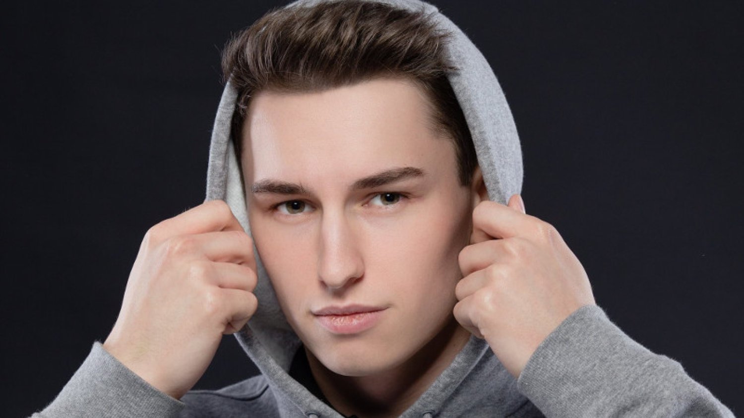 Tylko 2 z 18 młodych gwiazd, które poprosiliśmy, wypowiedziały się o zadręczeniu 14-letniego Kacpra przez rówieśników. Sprawę skomentowali youtuberzy Marcin Dubiel i YellowBox.