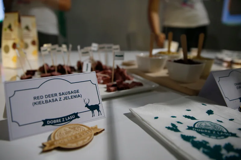 Mięso, które pojawiło się w menu konferencji oburzyło wielu przyjezdnych.