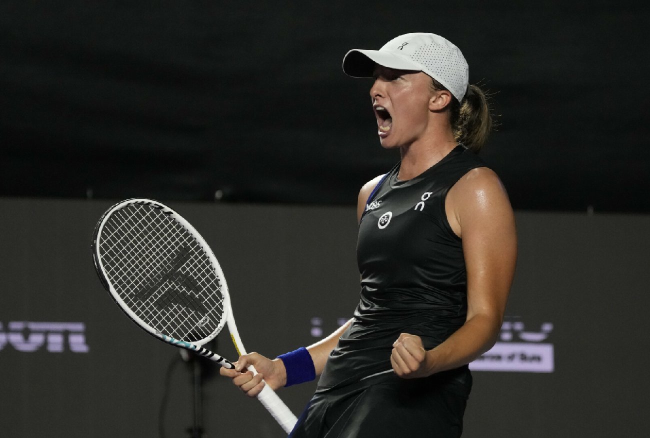 Iga Świątek w finale WTA! Znów pokonała Arynę Sabalenkę.