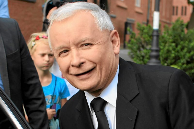 Prawo i Sprawiedliwość wyprzedza Platformę Obywatelską w kolejnym sondażu.