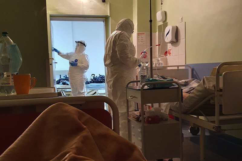 Poseł PiS Jerzy Polaczek jest chory na covid-19. Relacjonuje swój pobyt w szpitalu.