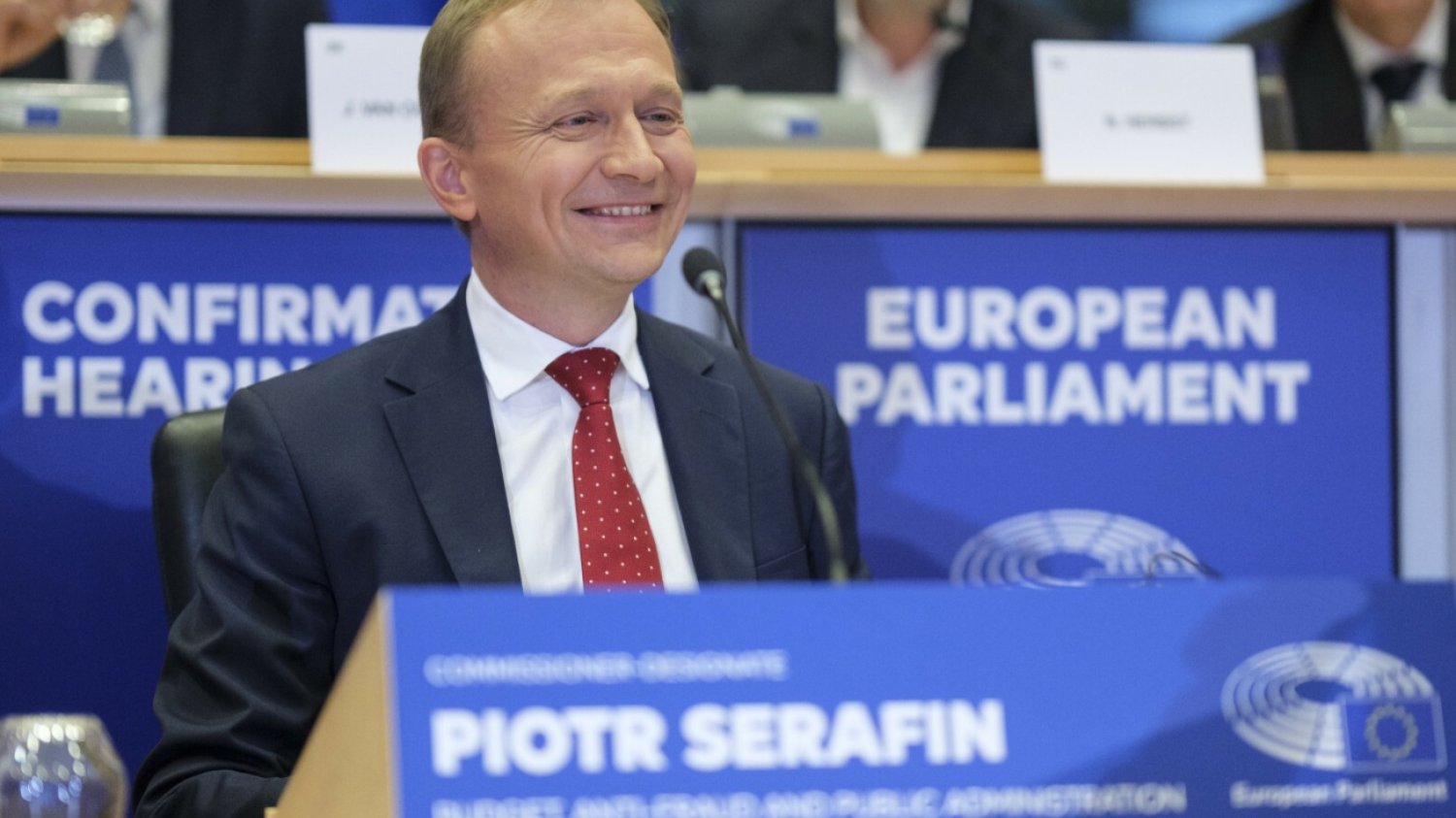 Kim jest Piotr Serafin? Polak został nowym komisarzem UE ds. budżetu. Piotr Serafin. Polak został nowym komisarzem UE ds. budżetu.