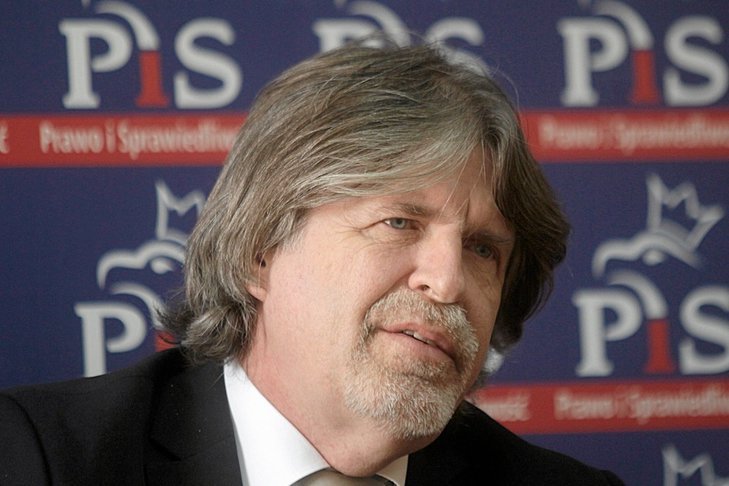 Andrzej Sośnierz z klubu PiS (Porozumienie) obalił oficjalną linię propagandową rządu PiS dot. epidemii koronawirusa. Andrzej Sośnierz z klubu PiS twierdzi, że nawet dziecko by się domyśliło, iż epidemia koronawirusa na nowo wybuchnie w kopalniach.