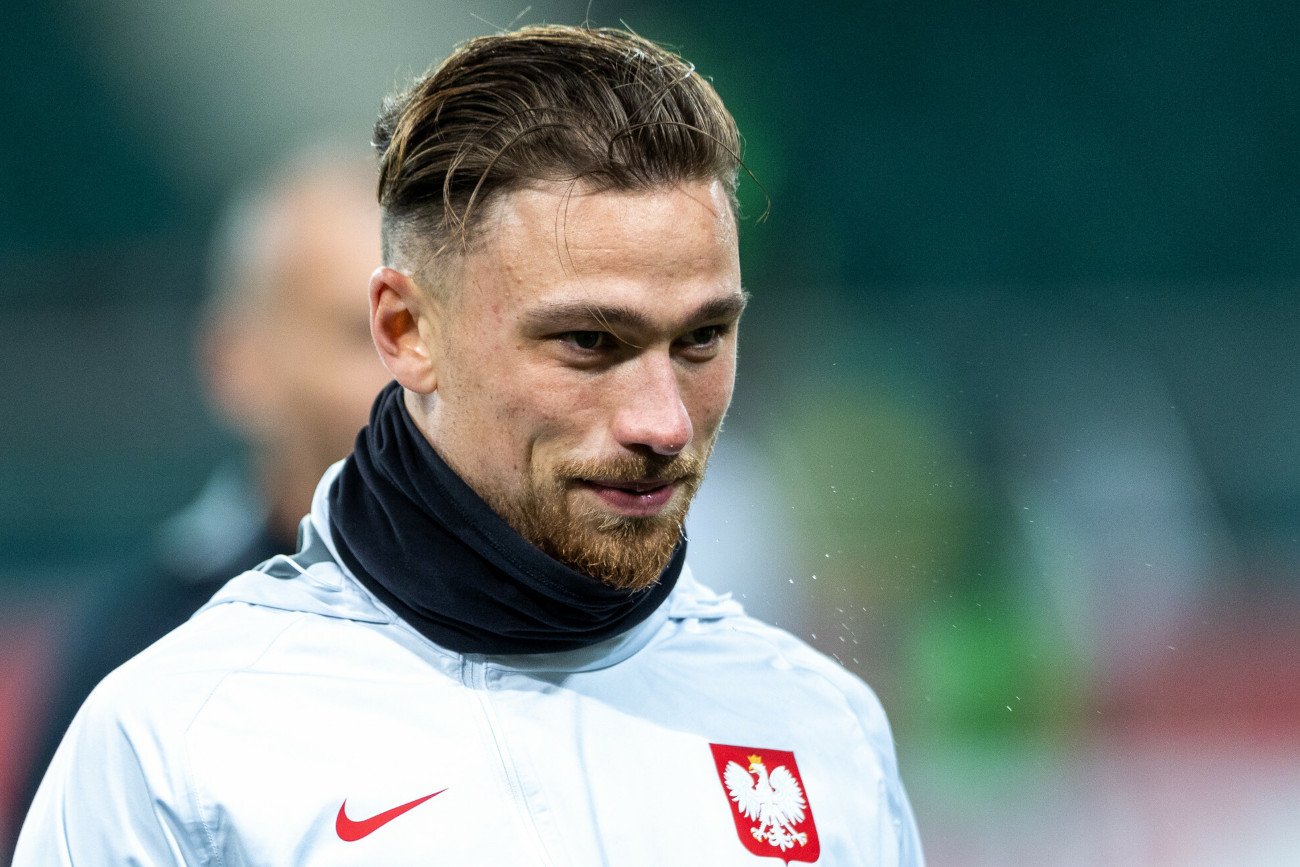 Matty Cash zadebiutował w reprezentacji Polski pod koniec 2021 roku. Szybko stał się ważnym elementem kadry.