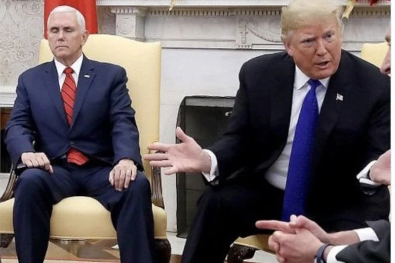 Izba Reprezentantów przyjęła rezolucję dotyczącą impeachmentu Donalda Trumpa. Izba Reprezentantów przyjęła rezolucję dotyczącą impeachmentu Donalda Trumpa.