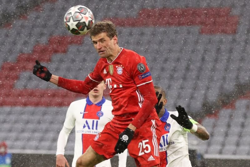 Thomas Mueller i spółka głowią się, jak awansować w LM bez Roberta Lewandowskiego