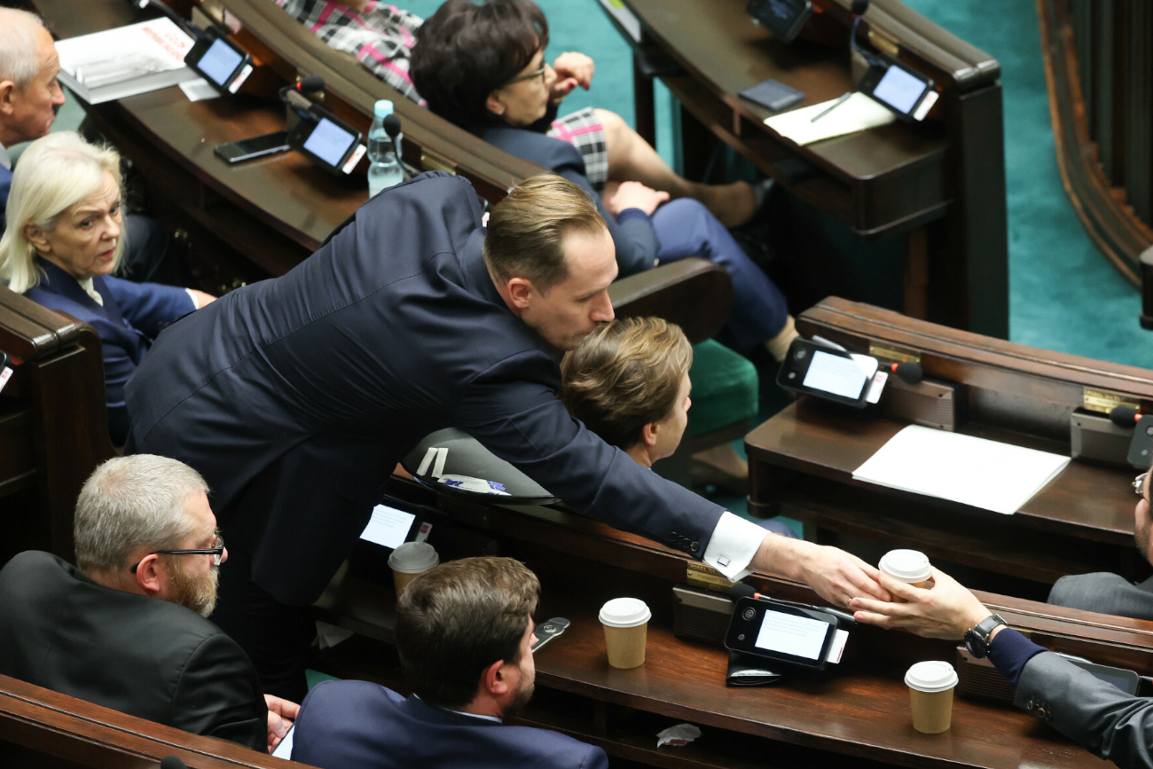 Miał być popcorn, a były napoje. Politycy oburzeni zachowaniem Berkowicza