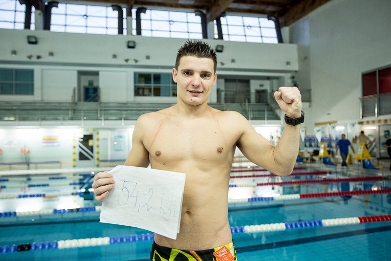 Sebastian Karaś po nocnym maratonie i przepłynięciu niemal 55 kilometrów.