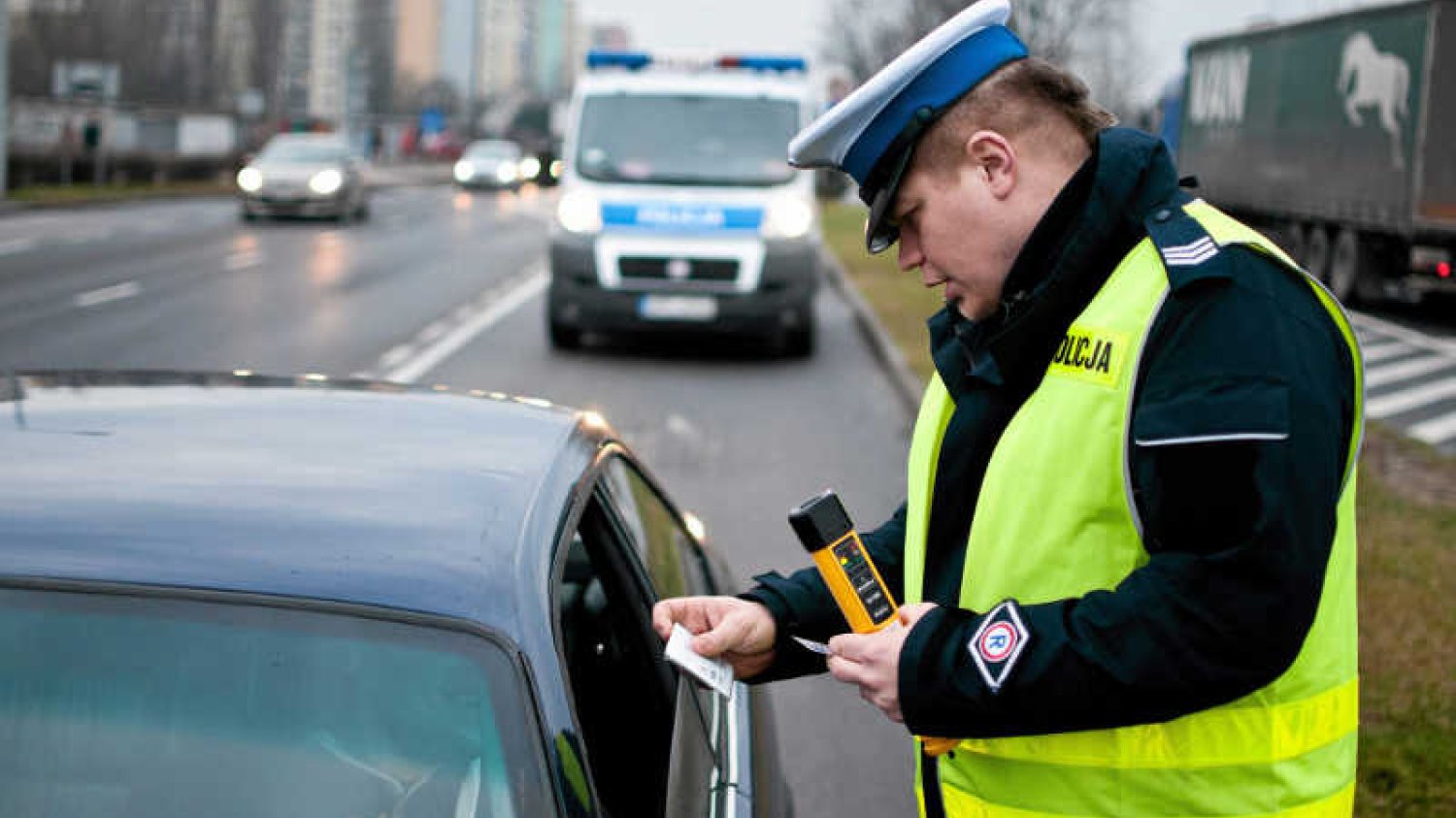 Policja zacznie wystawiać mandaty dyplomatom