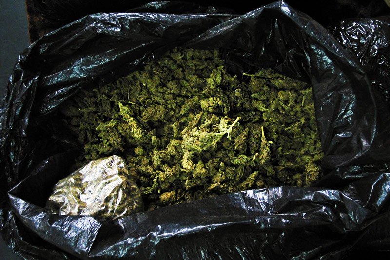 Przedsiębiorca Hubert W. z Puław podrzucał marihuanę konkurentom w walce o kontrakt na rządowy program dostarczanie warzyw i owoców do szkół.