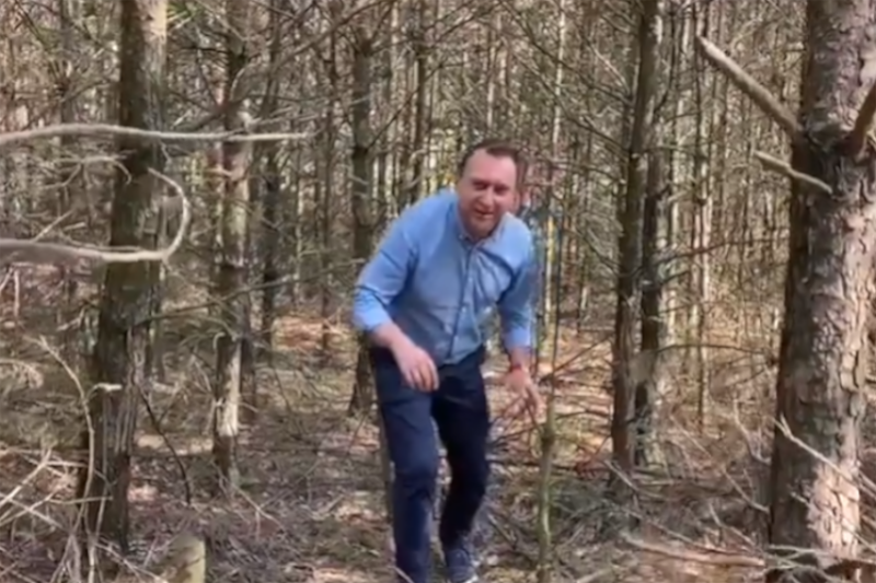 Tomasz Trela szuka "kłusownika" Szymona Hołowni.