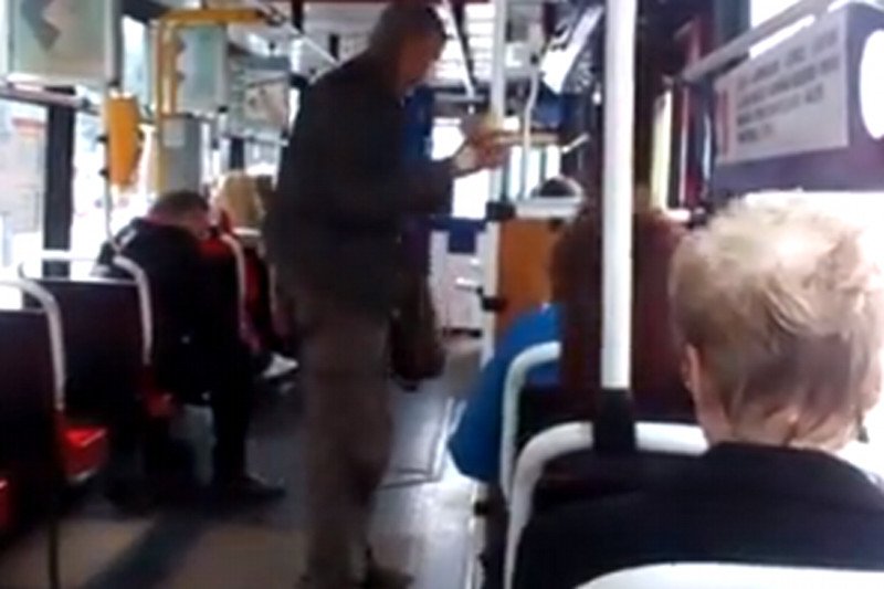 Zboczeniec masturbował się w autobusie, a ludzie nie reagowali. "Często spotykałam się z takimi sytuacjami"