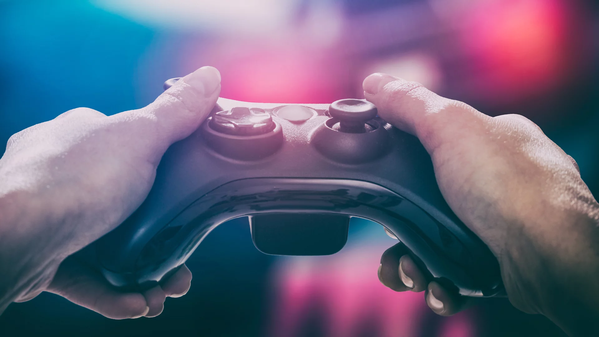 Strefa gamingowa w Plusie – świąteczne prezenty idealne dla graczy W sklepie internetowym Plusa powstała specjalna strefa gamingowa