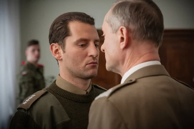 Sceny z filmu Służby Specjalne
