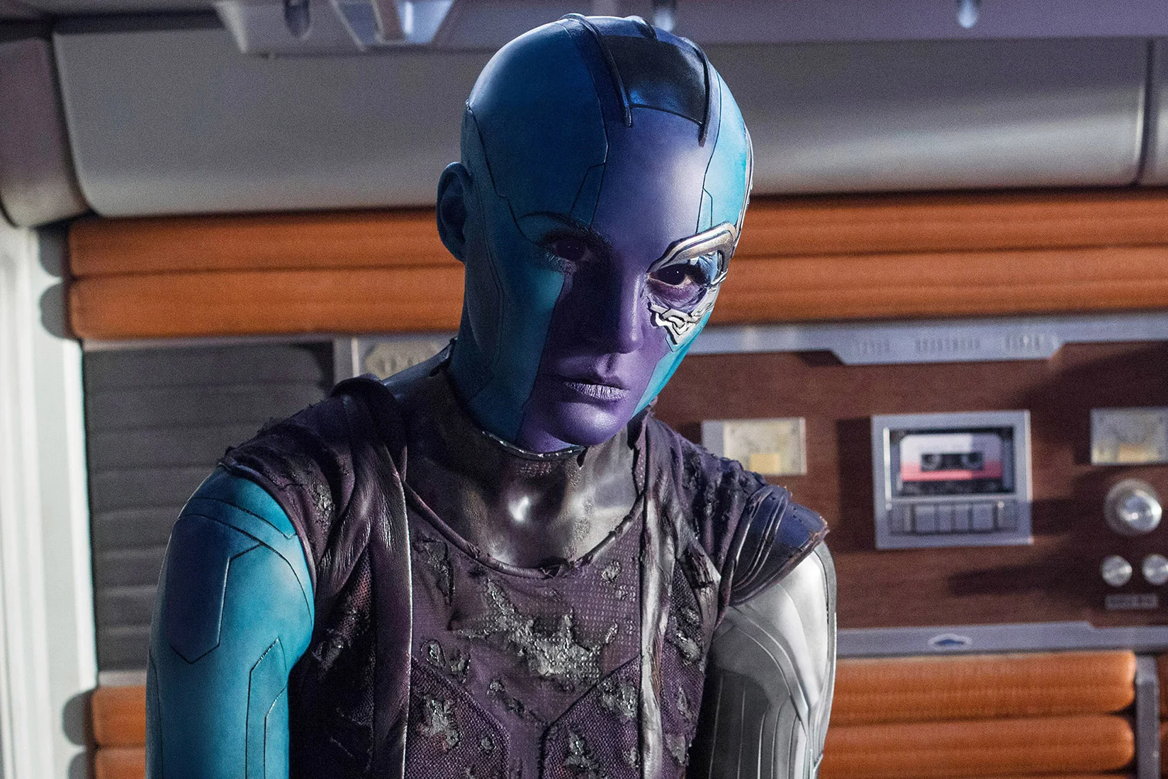 Karen Gillan jako Nebula w filmie "Strażnicy Galaktyki".