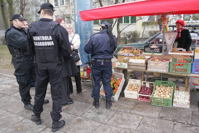 Bezwzględny wobec drobnego handlu i średnich firm, nasz fiskus jest zdumiewająco łagodny dla zagranicznych korporacji