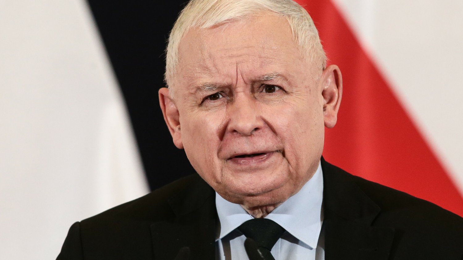 Przed spotkaniem Jarosława Kaczyńskiego w Jastrzębiu-Zdroju pojawili się manifestanci.