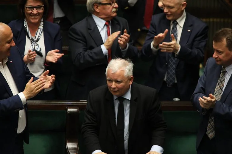 Jest kolejny sondaż, w którym PiS zostawiło rywali daleko w tyle.