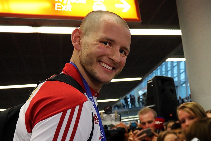 Bartosz Kurek kilkoma zdaniami skradł serca kibiców po powrocie na warszawskie Okęcie.