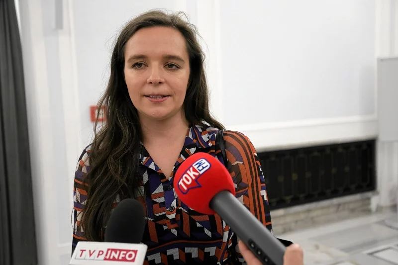 Klaudia Jachira jest oburzona SMS-em z informacją o mszy przed pierwszym posiedzeniem Sejmu.