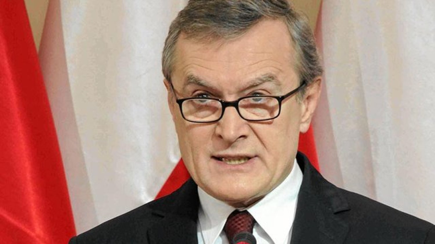 Wicepremier, minister kultury i dziedzictwa narodowego twierdzi, że Polakom przeciwnym PiS zależy "by ludzie się bili na ulicach".